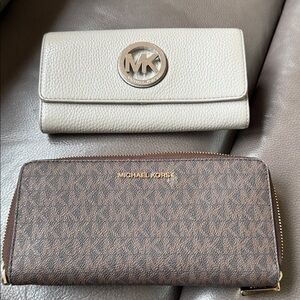 Michael Kors Cream and Brown Wallet Duo